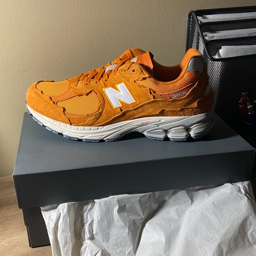 MENS New Balance 2002r Protection Pack